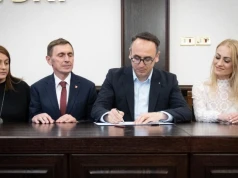 Minister Dariusz Klimczak podpisał w Piotrkowie ważną umowę dla regionu