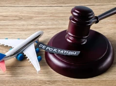 Masowa deportacja 22 Polaków. Samolot wylądował wczoraj w Warszawie