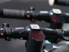 Kierowca hulajnogi potrącił rowerzystę. Trwają poszukiwania