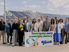 Mleczarnia Turek otwiera farmę fotowoltaiczną i sieje łąkę kwietną w Światowym Dniu Różnorodności Biologicznej
