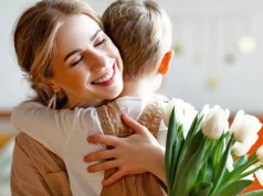 Krótkie życzenia na Dzień Mamy, które dzieci zapamiętają w 5 minut. Idealne do laurki