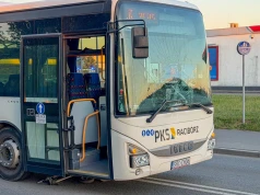 Wypadek na Rybnickiej. Oficjalny komunikat policji - poszkodowana była na przejściu dla pieszych