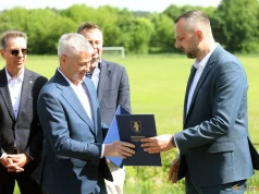 Umowa podpisana. Rusza budowa Ośrodka Szkolenia Piłkarskiego w Olsztynie. „Wielu mówiło, że to się nie wydarzy”