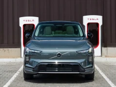Właściciele Volvo jadą się ładować tanio. Tesla musi się posunąć