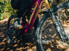 Cichsza piasta, bardziej podatna obręcz i mniej szarpania. Takie MTB rozumiem coraz bardziej
