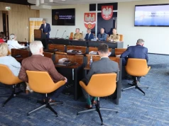 O schronach, alarmach i kryzysach. Ważna konferencja w starostwie