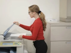 Wynajem kserokopiarki w firmie — kiedy bardziej opłaca się niż zakup urządzenia?