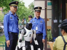 Humanoidalny robot zaczął patrolować ulice Szanghaju