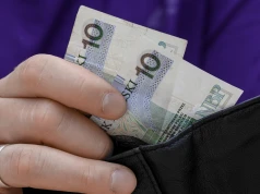 Jak przestać żyć od pierwszego do pierwszego? Eksperci mówią o "wojskowej" strategii dla klasy średniej