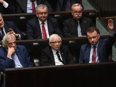 "Szala przesuwa się na drugą stronę". Nowy sondaż partyjny