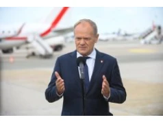 Donald Tusk leci podpisać traktat. "Aby uniknąć zagrożenia"