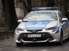 Służby na kolizyjnym. Pojazdy policji, ITD i skarbówki zderzyły się w Warszawie