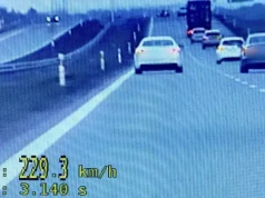Pędził maserati aż 229 km/h na trasie S7. Sąd uchylił 5-tysięczny mandat, ale to nie koniec sprawy