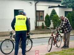 Policjant prosił. I tak pojechali. Po 2500 zł za rower i promile. A prawko?