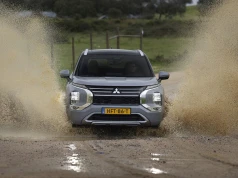 Nowy Mitsubishi Outlander PHEV z rabatem do 50.000 zł. Promocje w polskich salonach marki