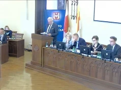 Radni wygaszają mandat Marcinkowskiemu. ,,Chcecie rzucić kamieniem, bądźcie bez winy „