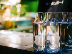 Restauracja odmówiła turystce podania kranówki. Jest finał głośnej sprawy