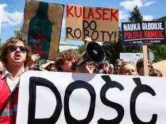 "Polska nauka jest głodzona". Naukowcy protestują w Warszawie