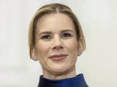 Marta Nawrocka w modnym błękicie. Ta sukienka podkreśla klasę i kobiecość