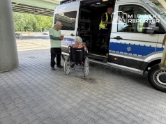 Potrącenie pieszej na wózku inwalidzkim. Kierująca ukarana mandatem