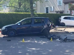 Na drodze zostały trampki. Nie żyje dwoje dzieci