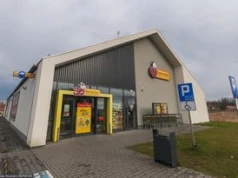 "Buźki" dla pracowników, a potem premia. Kontrowersje w Biedronce