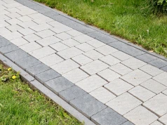 "Podatek od betonu" już obejmuje wybrane działki. Gmina sprawdzi i policzy każdy metr posesji