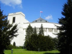 Protest środowiska naukowego przed Sejmem. Mają postulat, by więcej zarabiać