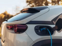 Jak kupić tanie OC dla samochodu elektrycznego lub hybrydy? Poradnik CUK