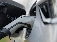Unijni komisarze narzekają na służbowe auta elektryczne. Ich słabość obnaża trasa Bruksela – Strasburg