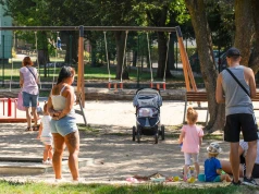 Zabrała syna na plac zabaw. "Dzieci są chytre, a rodzice nie uczą, że można inaczej"
