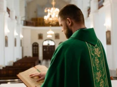 Kościół uwziął się na edukację zdrowotną. "Wyłączenie części treści nie rozwiązuje problemu"