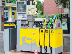 Kosztowna pomyłka na stacji paliw we Włoszech. Kierowcy chęnie ją wykorzystali