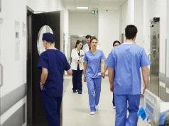 Wielkie podwyżki: 25 tys. zł dla lekarzy, 16 tys. zł dla pielęgniarek