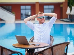 Co drugi Polak wraca z urlopu i szuka nowej pracy
