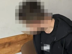 Bił pięściami i kopał w tramwaju 17-latka. Został zatrzymany przez policję
