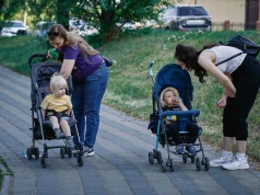 Od 1 czerwca część rodziców dostanie tylko połowę 800 plus. ZUS podzieli świadczenie po 400 zł