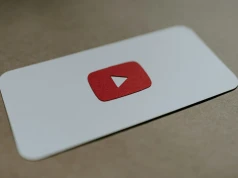 YouTube wprowadza nowe oznaczenia filmów tworzonych przez AI