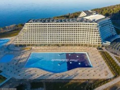 Problemy hotelu w Pobierowie? Media: brakuje kluczowego pozwolenia