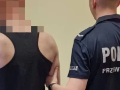 Zarysował auto i przebił cztery opony. Groził właścicielowi