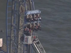 Sceny jak z horroru w wesołym miasteczku. Osiem osób utknęło na zepsutym rollercoasterze