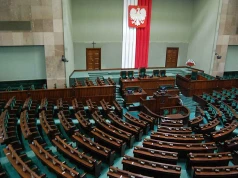 Szok na Okęciu. Poseł był tak pijany, że musiano wynieść go z samolotu