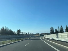 Ciężki sprzęt wjeżdża na zakopiankę. Reakcja kierowców was zaskoczy