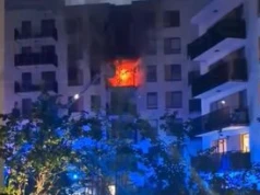 Ogień wychodził na balkon. Spłonęło mieszkanie na Woli