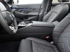 Niemiecki sedan wita jak luksusowy hotel. BMW wie, jak dopracować detale