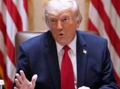 Trump nie kończy rozmów z Iranem. W grze 300 mld dol. i los cieśniny Ormuz