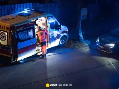 Pościg w Krakowie. Radiowóz wypadł z drogi. Dwoje policjantów rannych