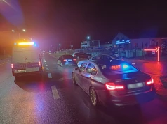 Nocny pościg w Krakowie. Policjant w ciężkim stanie