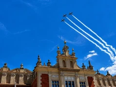 Mieszkańcy spojrzeli w niebo. Orliki przeleciały nad Krakowem