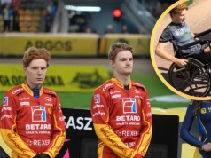 Żużel. Bewley tryska humorem tydzień po operacji! Robi „wheelie” na… wózku! (WIDEO)